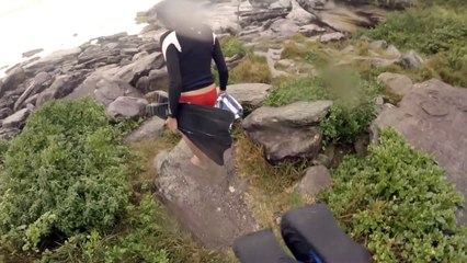 Lightning almost strikes girl in Sydney!!! Boyfriend's reaction