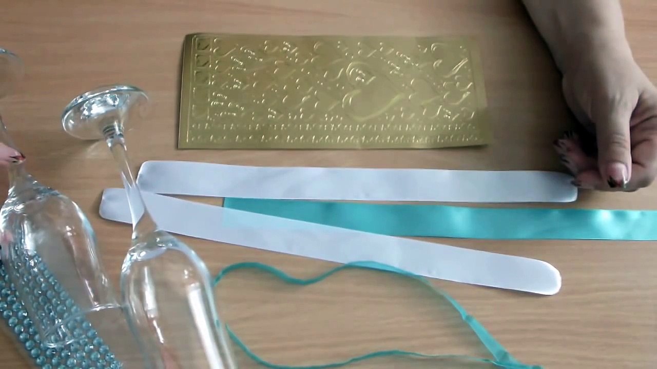 Украшение свадебных бокалов