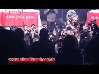 Genel Kurul PKK-PYD propagandası ile başladı: Bakan Soylu salonu terk etti