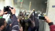 Violents affrontements entre agriculteurs et forces de l'ordre à Athènes