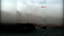 Beyoğlu'nda Bina Çöktü, Çevreyi Toz Bulutu Kapladı