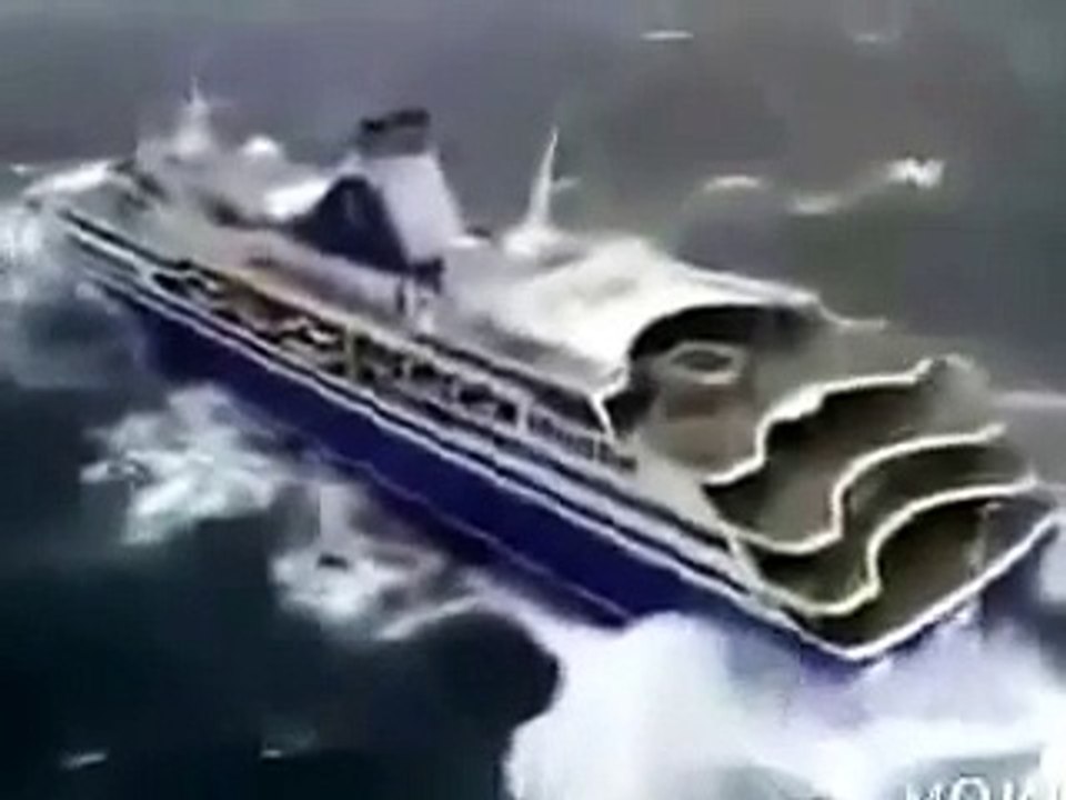 ভয়ংকর একটি জাহাজের ভিডিও- না দেখলে চরম মিস!