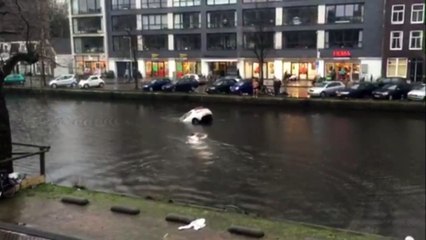 Une mère et son bébé sauvés par quatre passants à Amsterdam