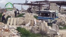 حلب: الجبهة الشامية: الجيش السوري الحر: تفجير تحصينات قناصي النظام ومقتل 5 عناصر على تلة ا