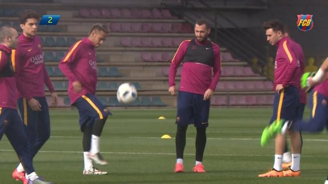 Que dupla! Neymar e Munir mostram habilidade em altinha no treino do Barça