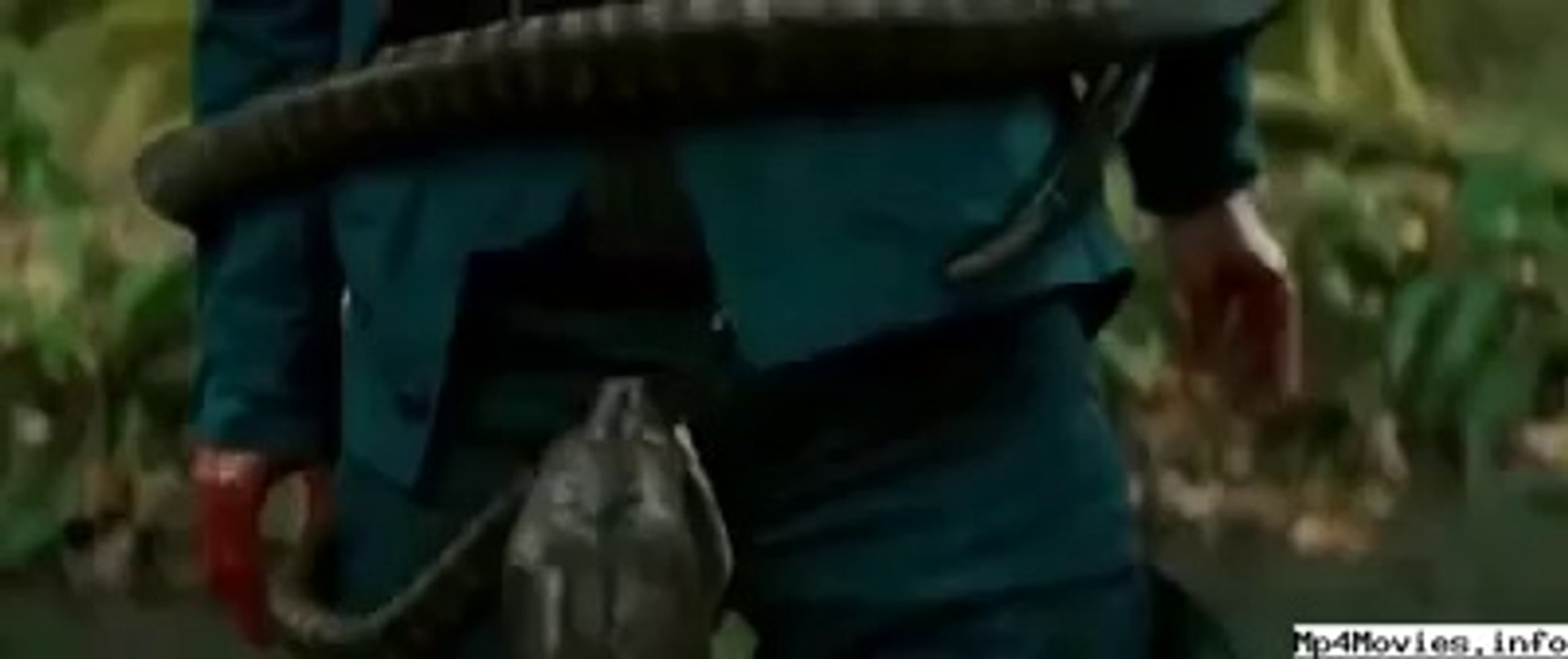 কি ভয়ংকর সাপ।কিভাবে যে মানুষটাকে খেয়ে ফেলল