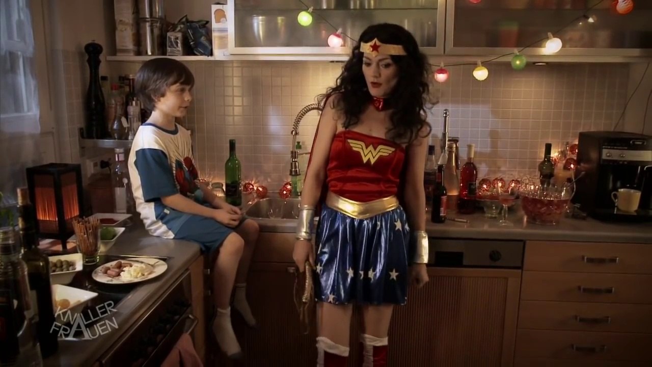 Wonder Woman Knallerfrauen Mit Martina Hill In Sat1 Dailymotion Video