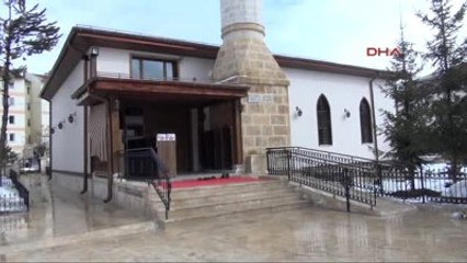 Sivas Camide Cemaatin Başına Avize Düştü, 3 Kişi Yaralandı