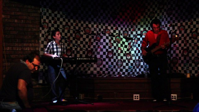 Rockin' Raffi Arto sings 'Riding The Rainbow' Elvis Week 2015