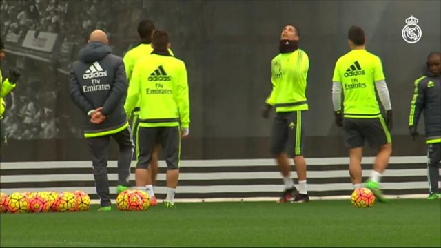 Cheio de graça, CR7 zoa Casemiro e mostra categoria em treino do Real