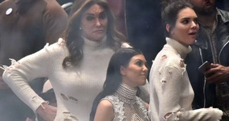 Kendall Jenner, Babasıyla Aynı Kıyafeti Giydi