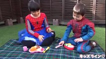 Spiderman VS Crocodile スパイダーマン VS ワニ チョコにして食べてやる!! SuperHeroes Kids