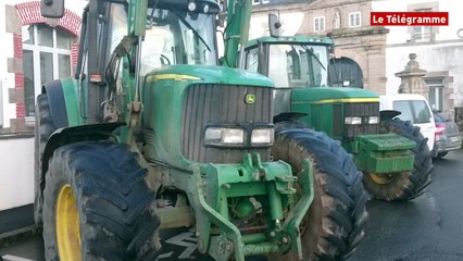Pontivy. Des agriculteurs font une haie d'honneur à Jean-Pierre Le Roch
