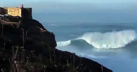 Серфинг.Новый рекорд Гаррета Макнамары-волна 30 метров