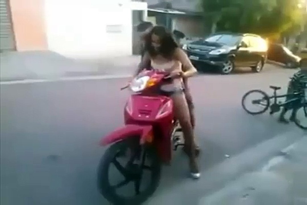 Ha Ha Girl Bike Lesson Fail-Top Funny Videos-Top Prank Videos-Top Vines Videos-Viral Video-Funny Fails