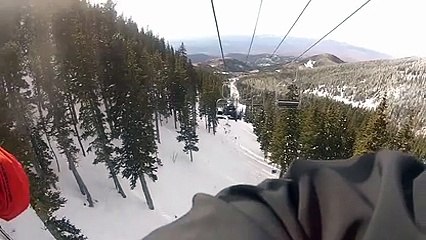 Un homme chute d'une remontée mécanique