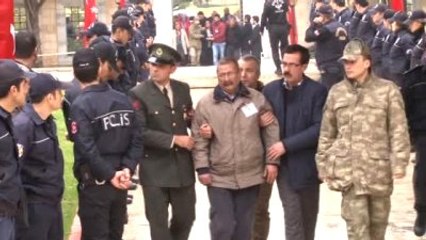 Görüntü Dökümü : - Şehit Cenazesinin Camiye Gelişi- Yakınlarının Ağlaması- Gıda, Tarım ve...