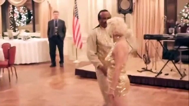 Возраст — не помеха. Эти двое умеют зажечь танцпол))) Они ещё ОГО-ГО)))