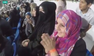 How Cameraman is Shooting Wife of Shahid Afridi Nadia Afridi Continuously