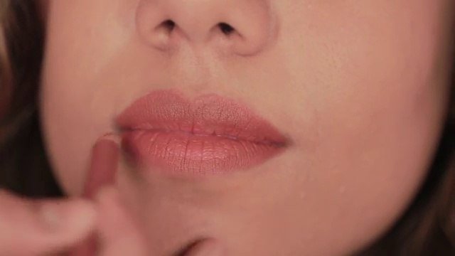 3 Gorgeous Lipshades You Must Rock This Valentine's Day _ Makeup Looks