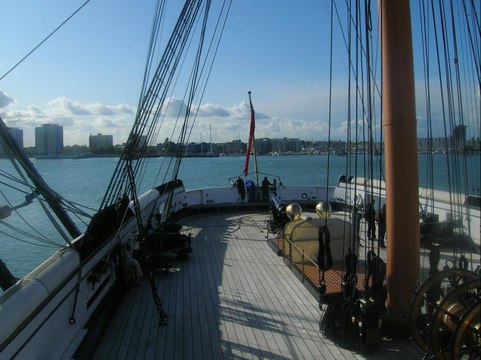 สารคดี มิติโลกหลังเที่ยงคืน 11 กุมภาพันธ์ 2559 เจาะลึก...กำเนิดโลก ตอน สุดขอบใต้พิภพ