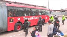 Caos, heridos y autobuses afectados en protestas contra Transmilenio