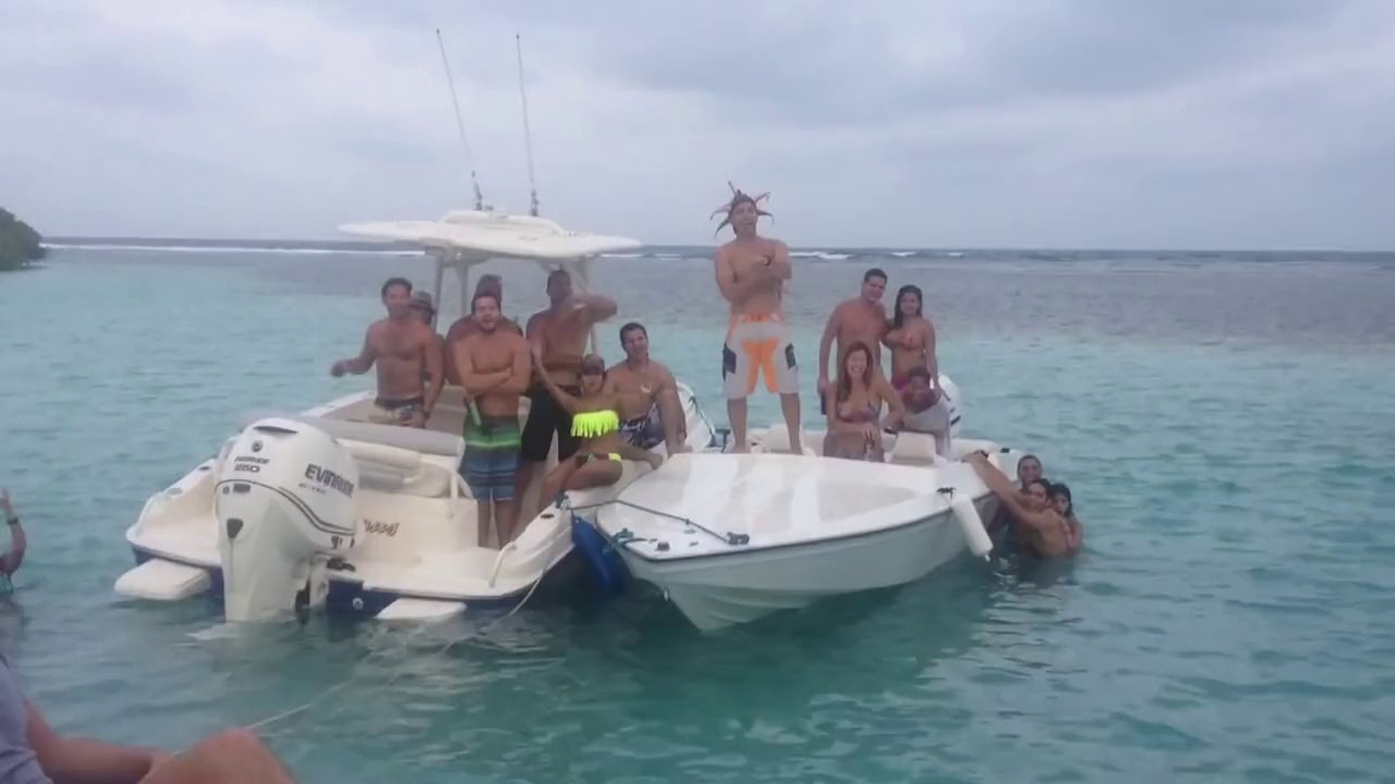 Зажигательный танец толстяка и сексуальной девушки!