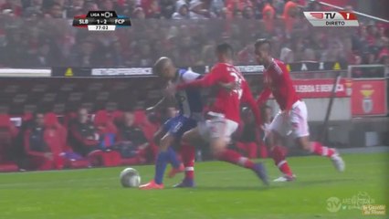 Superbe petit-pont de Y.B dans le Clasico!