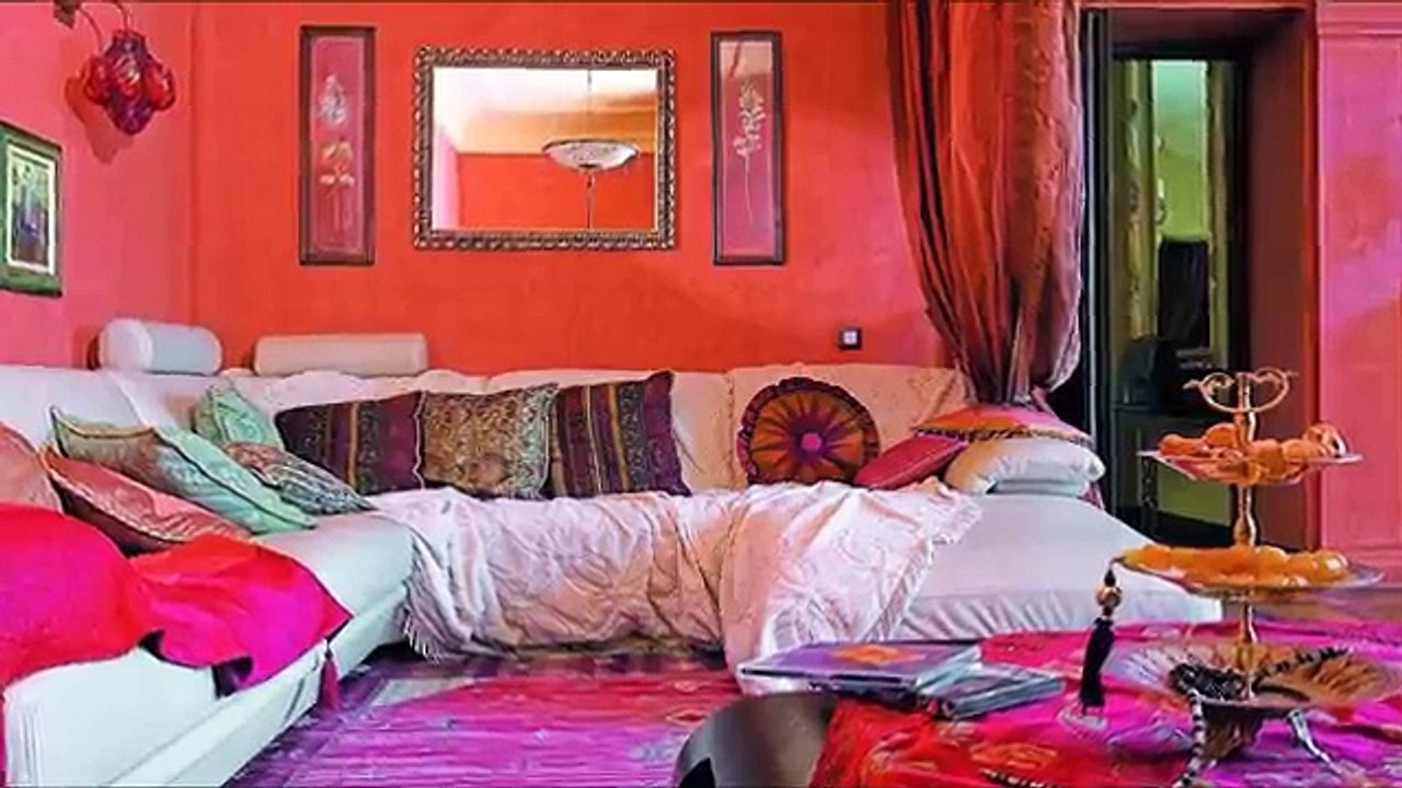 Красный