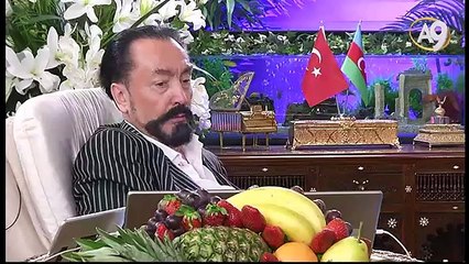 Demet Akalın’ın kızının namaz fotoğrafı çok güzel, Allah hayırlı bereketli ömür versin.