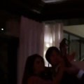 Ian Somerhalder e Nikki Reed dançando na festa de Cannes