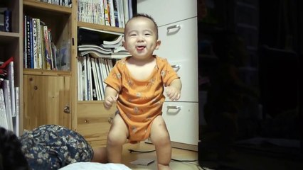 Gangnam Style Dancing Baby !!