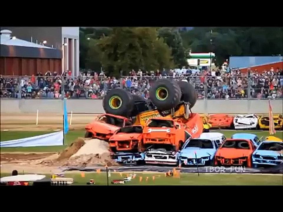 Best of monster truck fails, bloopers, crash and backflips