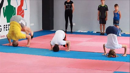 ФСК Березняки- тренировка по акробатике. Акробатика в Киеве