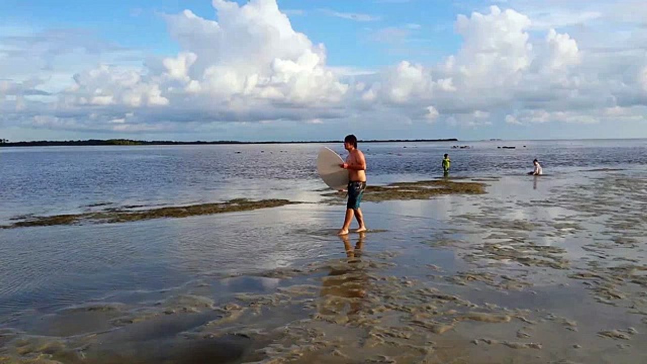 180 hand spin on zap skimboard
