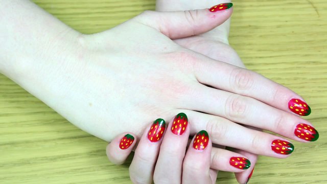Facile DIY Français: Vernis à Ongles de Fraise | Strawberry Nail Art | DIY French Style
