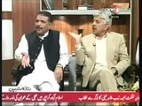 Fight Between Khawaja Asif & Ijaz Ul Haq
