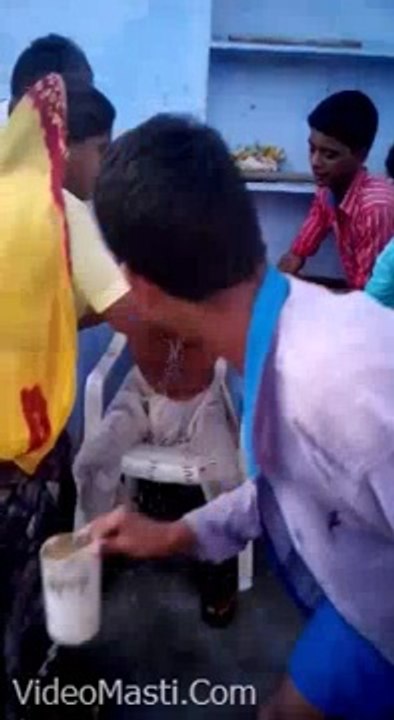 Old man trying to nanga mujra with hot girl - desi girls video