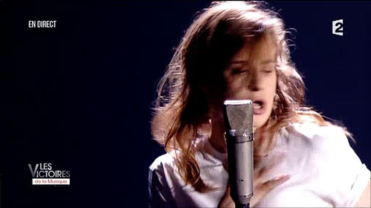 L'incroyable chorégraphie de Christine and the Queens aux "Victoires de la Musique" - Regardez