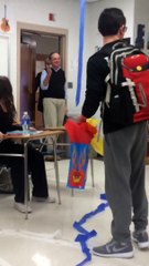 La très jolie surprise de ces étudiants à leur professeur