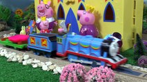 Giant Peppa Pig Story Video Play Doh English Episodes 2 Thomas and Friends Surprise Eggs Pepa Toys
