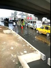 Peshawar mein ek Shehri ne Imran Khan ki Tabdeeli ka bhaanda phoor dia!