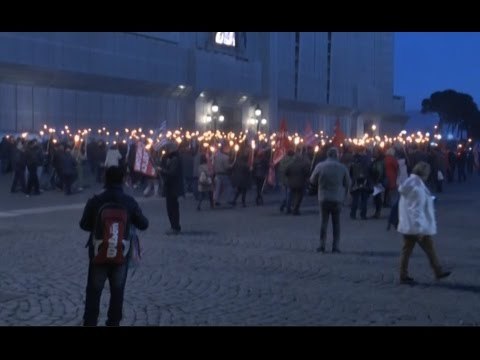 Napoli - Sanità Campania, una fiaccolata contro tagli e disagi (12.02.16)