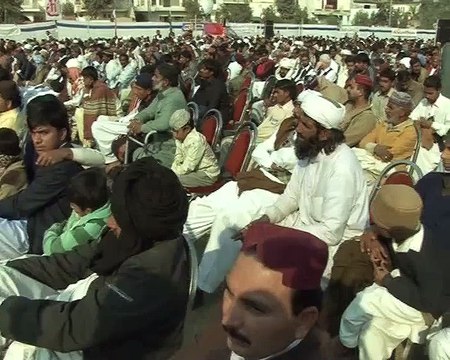 Sahibzada Sultan Ahmad Ali Sb explaining about the importance and prerequisite for the Ishq (divine love) with Hoply Prophet Muhammad SAWW