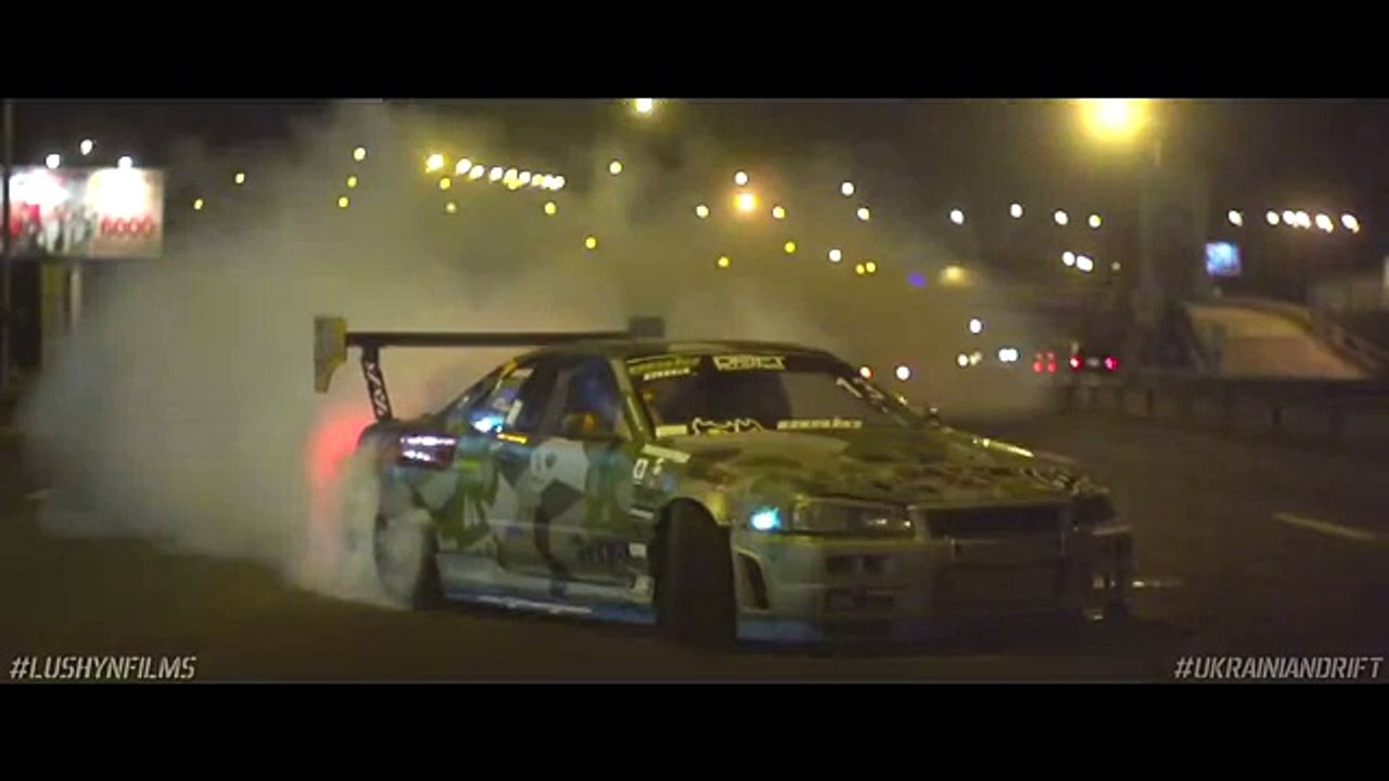 Дрифт по городу на Nissan Skyline , Nissan Silvia