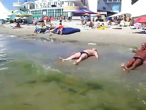 Мужик первый раз на море