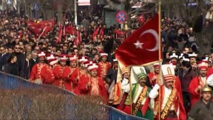 Davutoğlu: "Bölücü Terör Örgütüne Karşı Dik Duracağız"