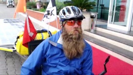 Güneş Enerjili Bisikletiyle Dünyayı Geziyor