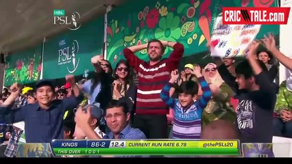 Check Out Rreaction of Viv Richard on Ahmad Shahzad's Catch of Malik