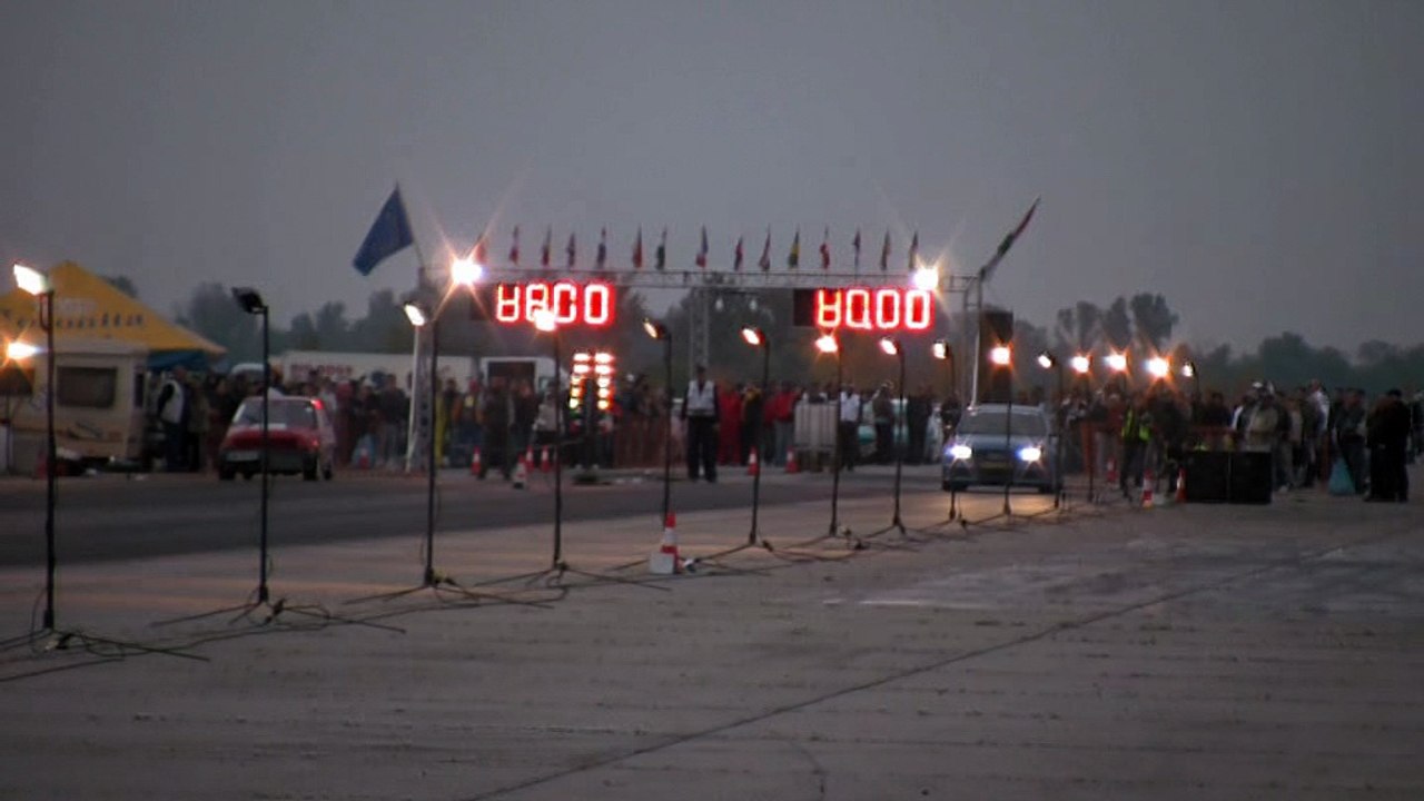 Audi RS4 V8 Vs. Renault 5 GT Turbo